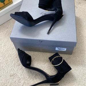 Giuseppe Zanotti black heels in 37.5